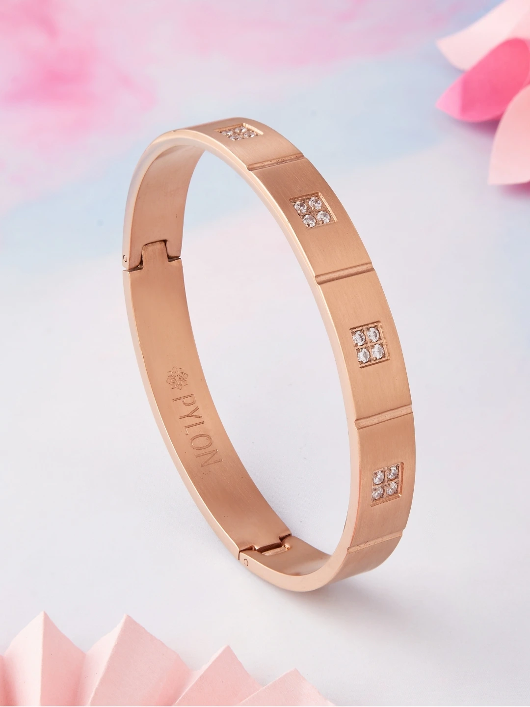 Squared-Bracelet-in-Rose-gold