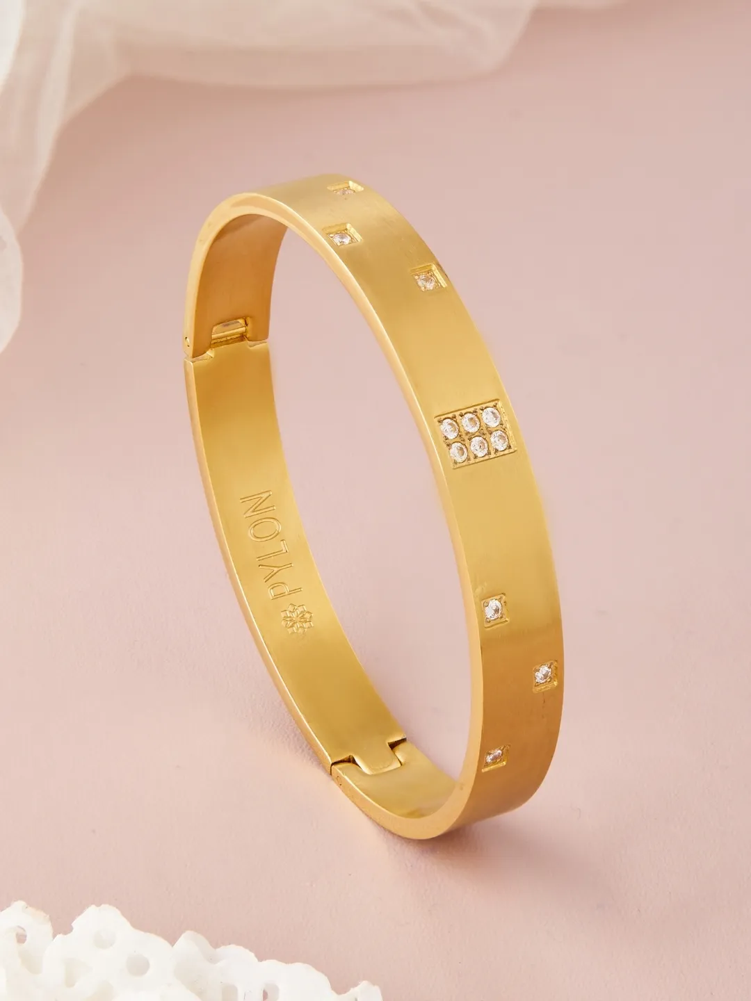 Gold-Vintage-kada