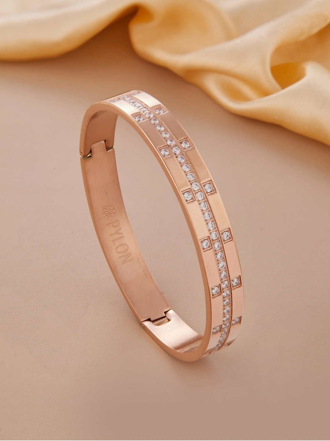 Lumina-bracelet-in-rose-gold