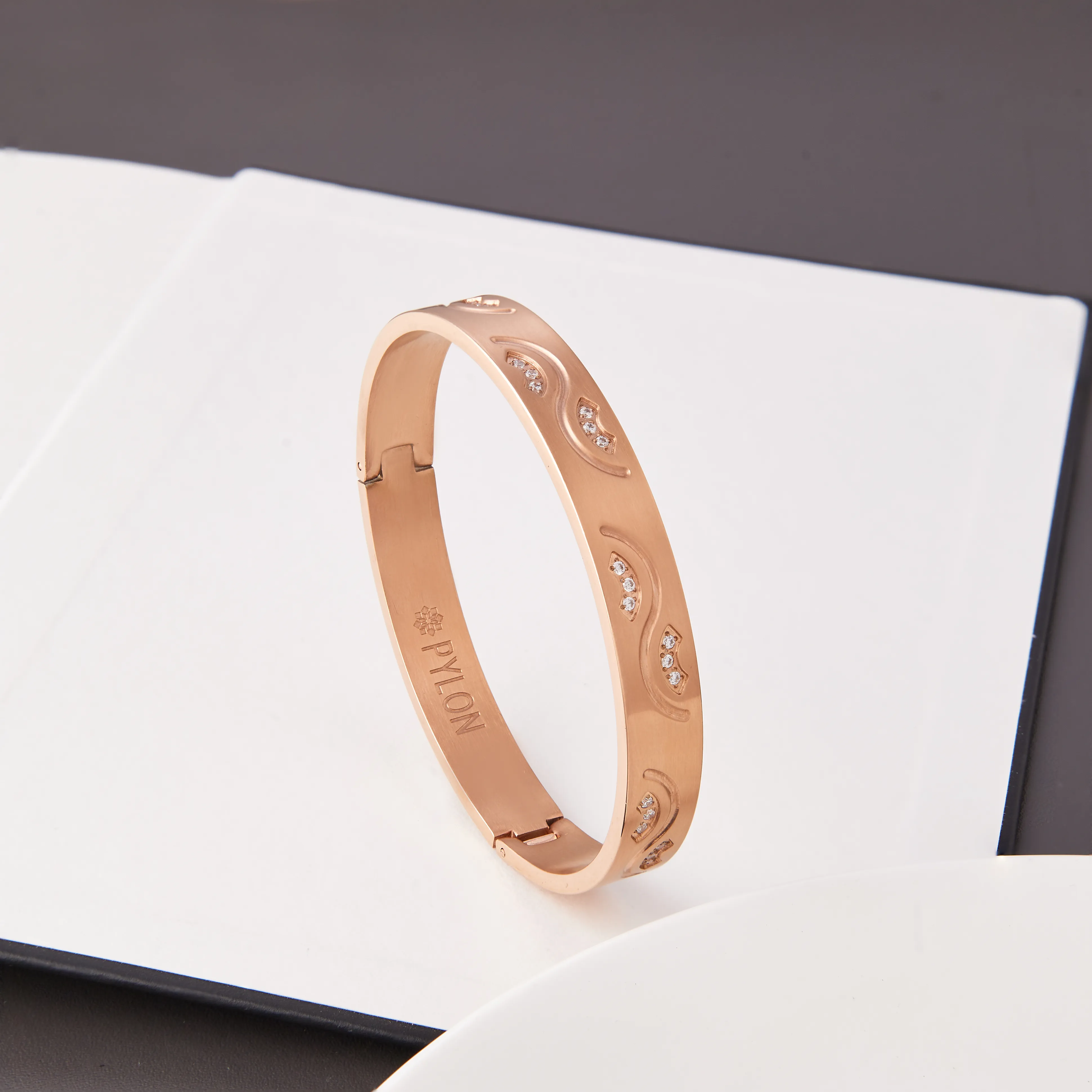 Urbane-Cuff-in-Rose-Gold