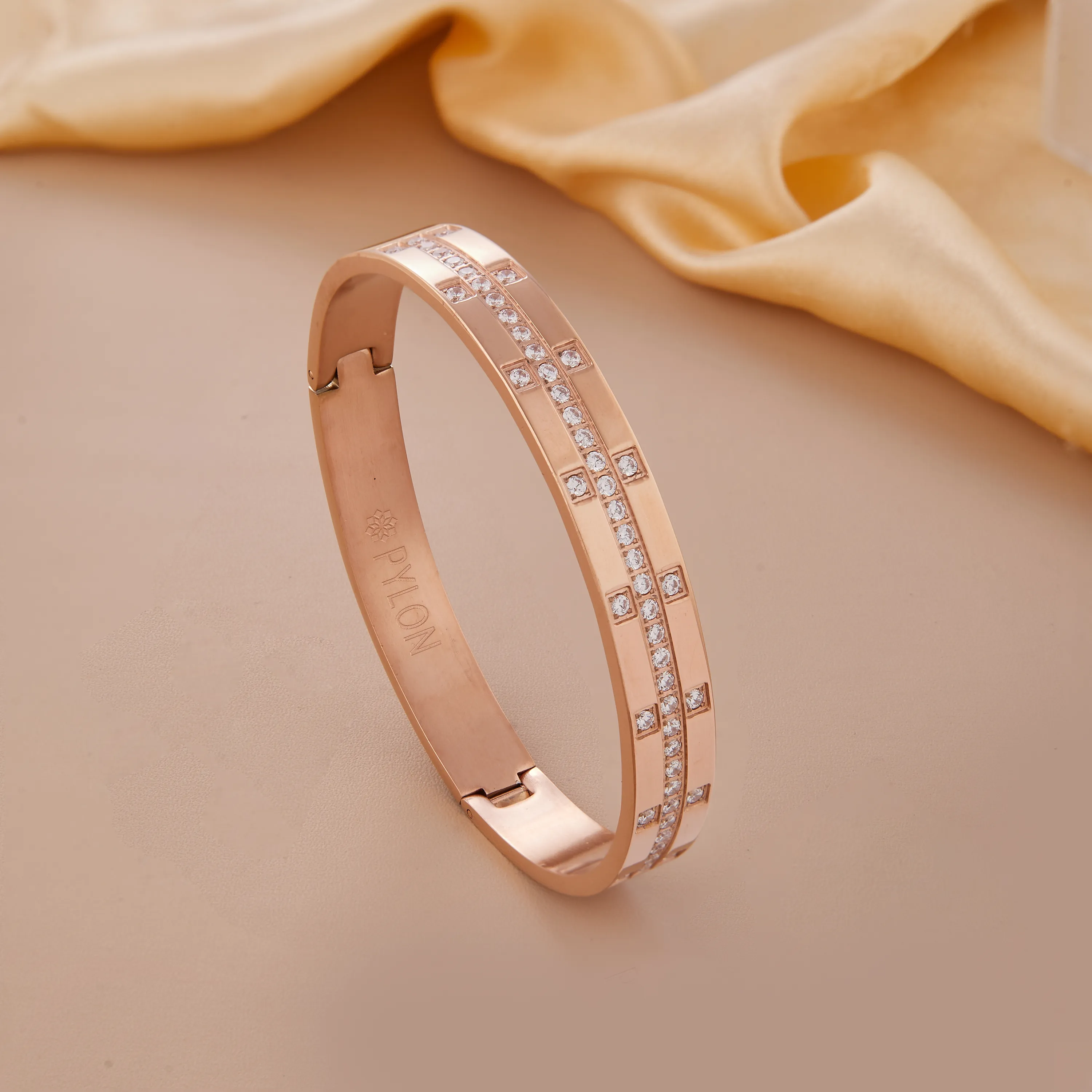 Lumina-bracelet-in-rose-gold